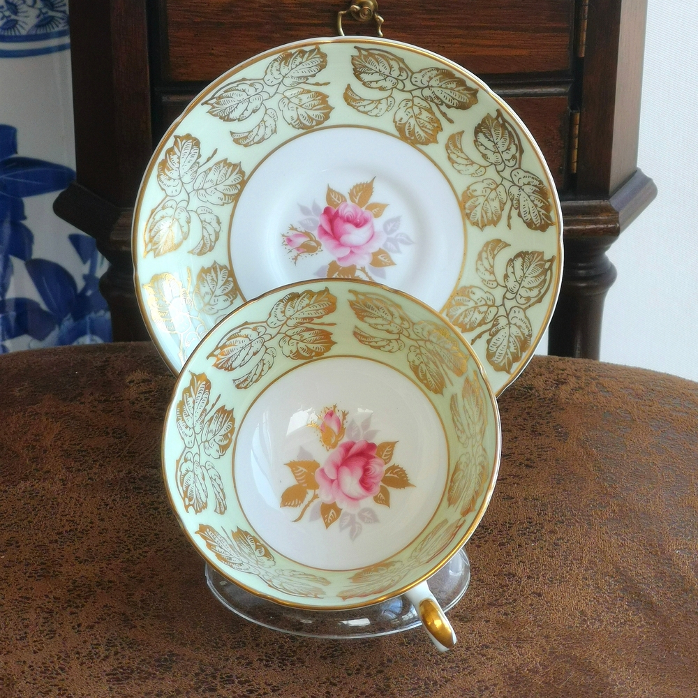 Vtg Royal Grafton Gold Leaves Pink Rose Tea Cup and Saucer Set with Gold Trim